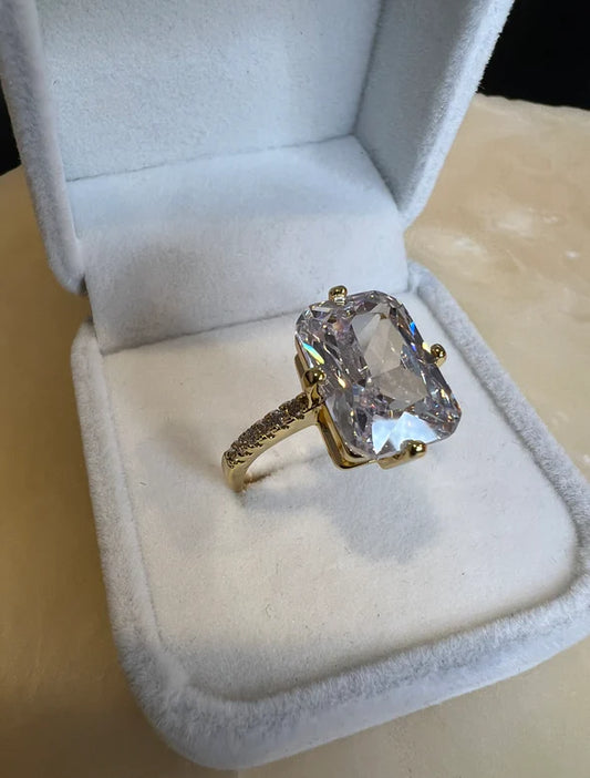 Vintage Jewellery Gold Ring Large White Sapphire Deco Design Size 9